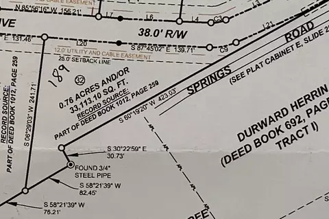189 Woods Creek Lake Dr, Somerset, KY 42503
