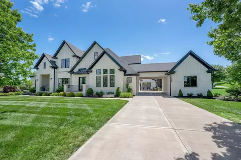 127 Meadow Ridge Dr, Nicholasville, KY 40356