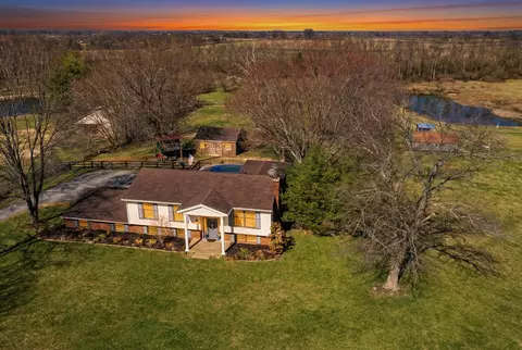 422 Bourbon Acres Rd, Paris, KY 40361