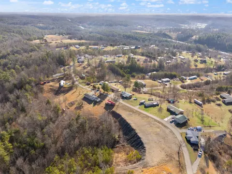 View/Area - 440 E Spencer Rd, Campton, KY 41301 photo 13 of 14