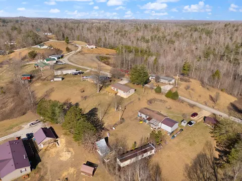 View/Area - 440 E Spencer Rd, Campton, KY 41301 photo 4 of 14