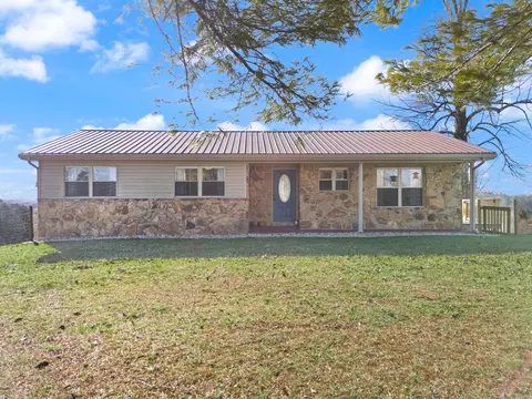 Exterior - 440 E Spencer Rd, Campton, KY 41301 photo 4 of 14