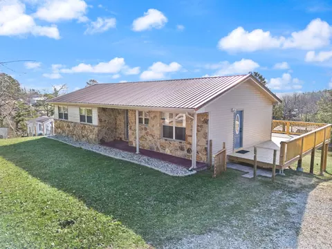 Exterior - 440 E Spencer Rd, Campton, KY 41301 photo 8 of 14