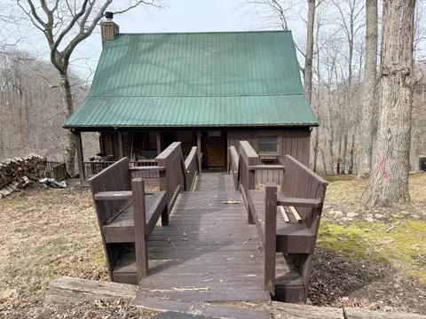 176 The Village Dr, Nancy, KY 42544