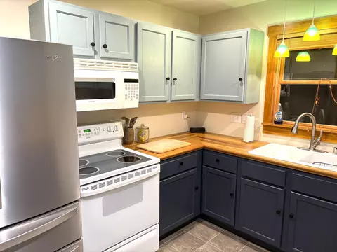 Kitchen - 176 The Village Dr, Nancy, KY 42544 photo 1 of 2