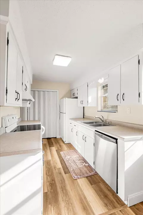 Kitchen - 1075 Bee Creek Rd, Corbin, KY 40701 photo 1 of 1
