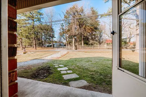 Exterior - 1075 Bee Creek Rd, Corbin, KY 40701 photo 4 of 8