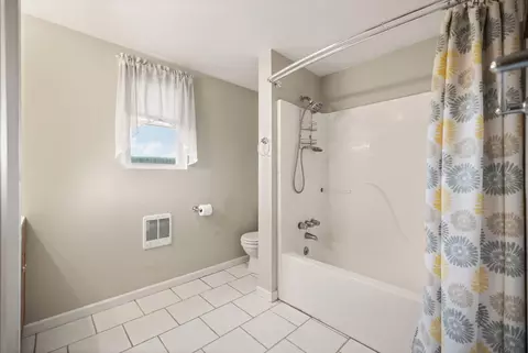 Bath - 2058 Ard Ridge Rd # A, Nancy, KY 42544 photo 3 of 6