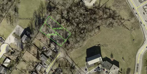 3233 Jackson Dr, Frankfort, KY 40601