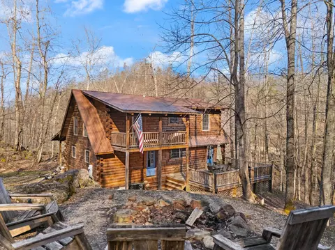 99 Aider Ct, Stanton, KY 40380