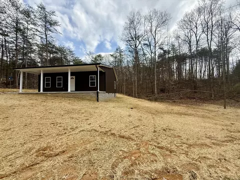 Exterior - 821 Pine Tree Rd, Nancy, KY 42544 photo 2 of 9