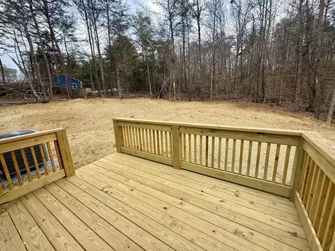 Exterior - 821 Pine Tree Rd, Nancy, KY 42544 photo 6 of 9
