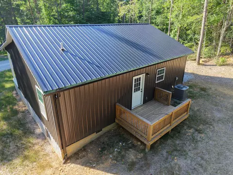 Exterior - 821 Pine Tree Rd, Nancy, KY 42544 photo 11 of 13