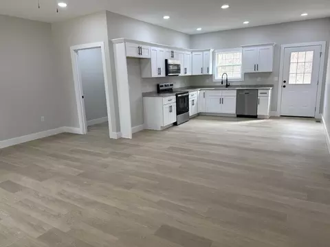 Living - 821 Pine Tree Rd, Nancy, KY 42544 photo 3 of 5