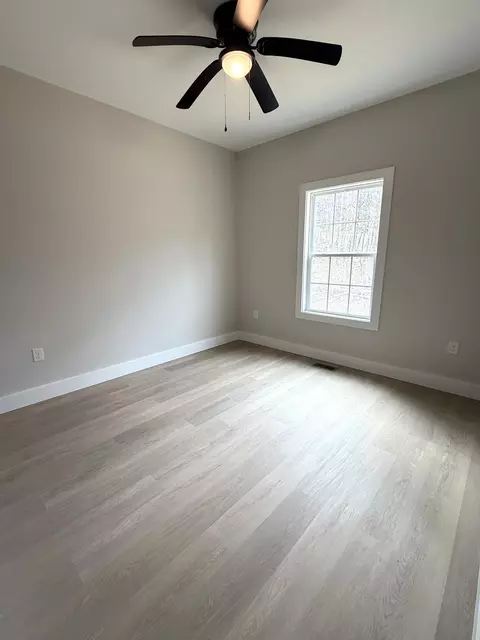 Bedroom - 821 Pine Tree Rd, Nancy, KY 42544 photo 2 of 4