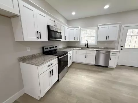 Kitchen - 821 Pine Tree Rd, Nancy, KY 42544 photo 3 of 5