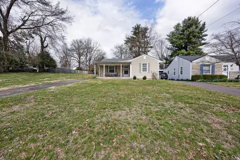 703 E Main St, Danville, KY 40422 photo 3