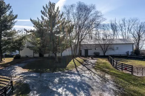 5000 Lupreese Ln, Versailles, KY 40383