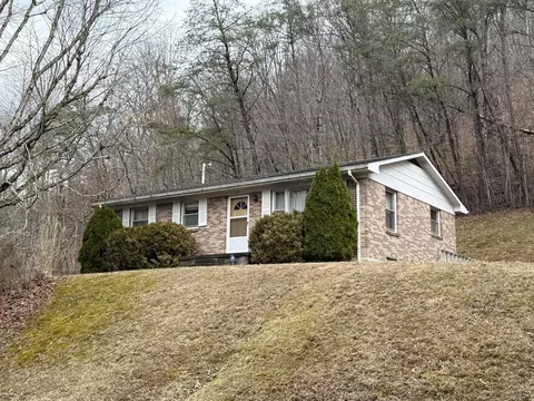 68 Star Gap Rd, Stanton, KY 40380 photo 2