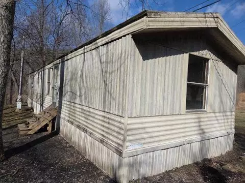 700 Coates Branch Rd, Hazard, KY 41701