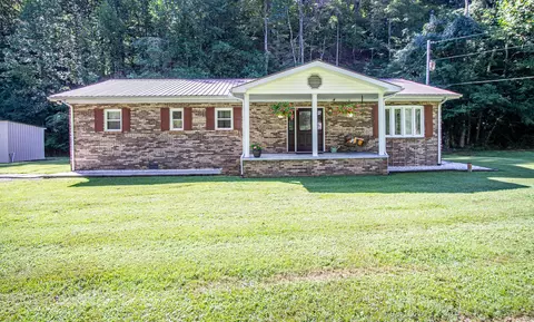 497 Hooker Rd, Manchester, KY 40962