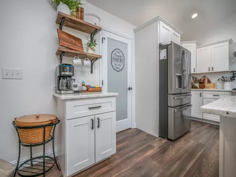 Kitchen - 102 Woodlock Dr, Morehead, KY 40351 photo 5 of 5