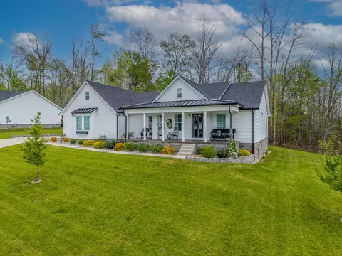 Exterior - 102 Woodlock Dr, Morehead, KY 40351 photo 9 of 12