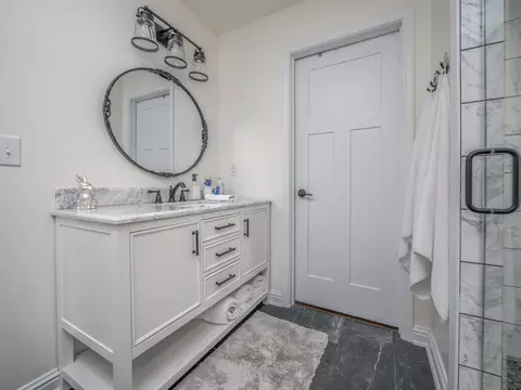 Bath - 102 Woodlock Dr, Morehead, KY 40351 photo 1 of 6