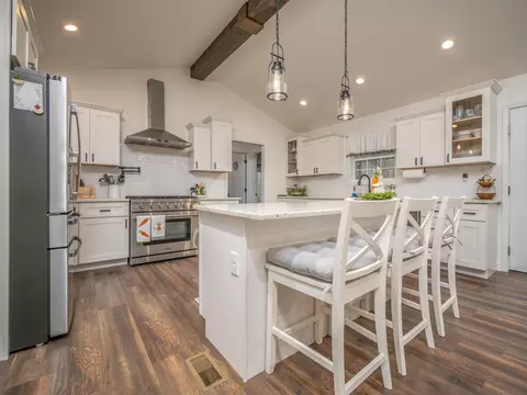 Kitchen - 102 Woodlock Dr, Morehead, KY 40351 photo 2 of 5