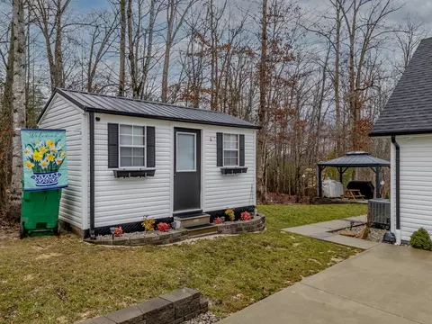 Exterior - 102 Woodlock Dr, Morehead, KY 40351 photo 6 of 12