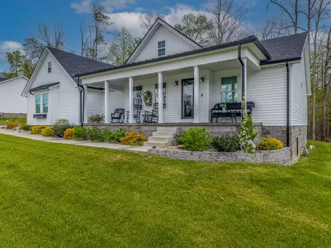 Exterior - 102 Woodlock Dr, Morehead, KY 40351 photo 10 of 12