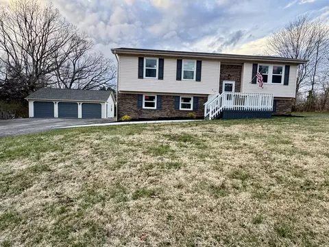813 Bratcher Ln, Berea, KY 40403