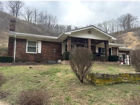 1267 Lower Taulbee Fork Rd, Vancleve, KY 41385