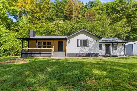 61 Peachy Williams St, Frenchburg, KY 40322