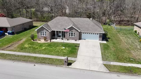 1028 Burnell Dr, Berea, KY 40403
