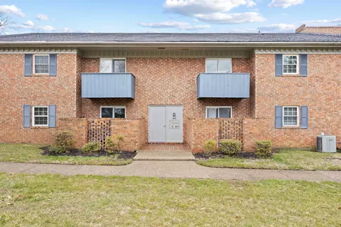 1032 Armstrong Mill Rd, Lexington, KY 40517