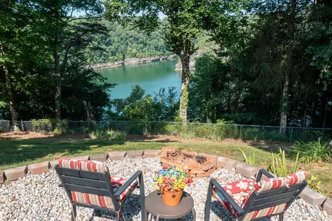 512 Water Cliff Dr, Somerset, KY 42503