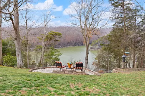 512 Water Cliff Dr, Somerset, KY 42503