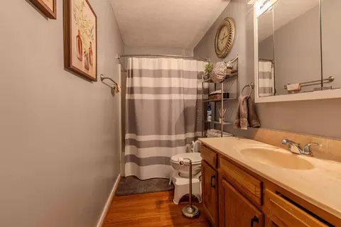 Bath - 223 Maher Dr, Morehead, KY 40351 photo 1 of 4