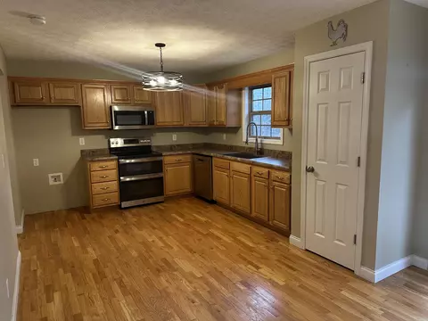 Kitchen - 1933 Holly Grove Rd, Corbin, KY 40701 photo 1 of 4