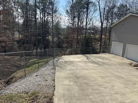 Exterior - 1933 Holly Grove Rd, Corbin, KY 40701 photo 3 of 16