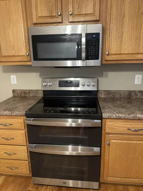 Kitchen - 1933 Holly Grove Rd, Corbin, KY 40701 photo 2 of 4