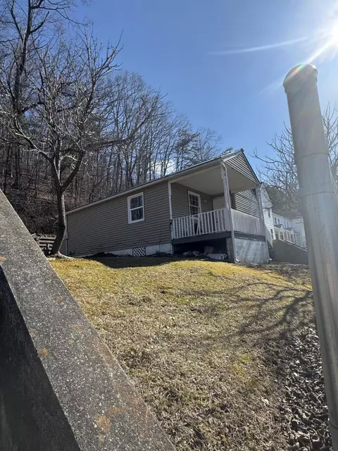 502 Last Resort Ct, Cumberland, KY 40823