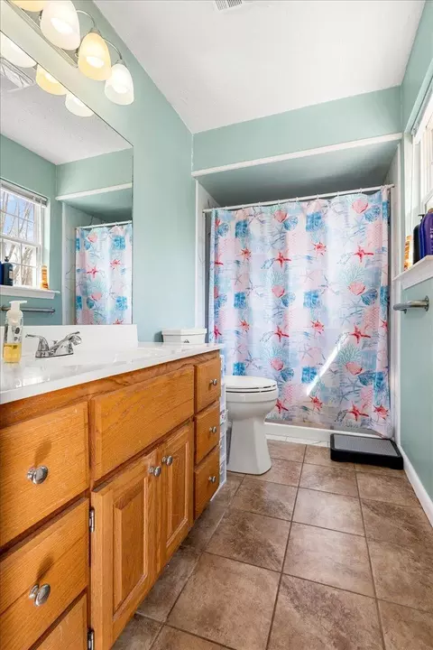 Bath - 281 Country View Dr, Corbin, KY 40701 photo 1 of 3