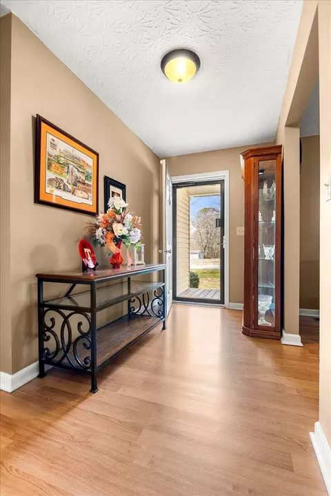 Entry Way - 281 Country View Dr, Corbin, KY 40701 photo 2 of 9