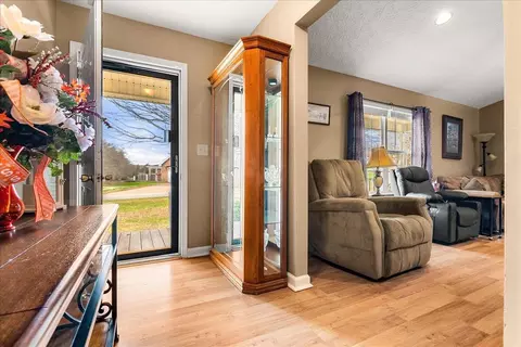 Entry Way - 281 Country View Dr, Corbin, KY 40701 photo 5 of 9