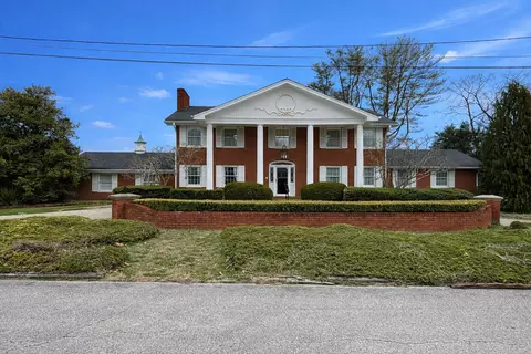 808 W Holly Ln, Corbin, KY 40701
