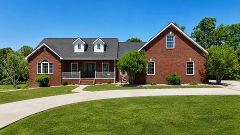 207 Remington Dr, Russell Springs, KY 42642