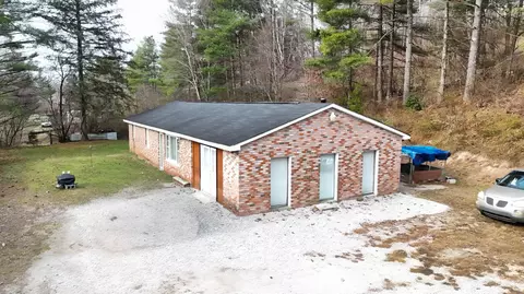 3990 Hwy 421 S, Mckee, KY 40447