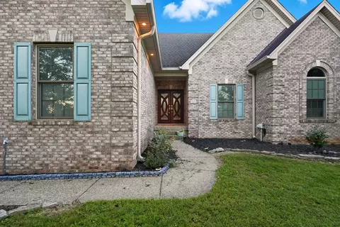 8606 Binnacle Ct, Louisville, KY 40220